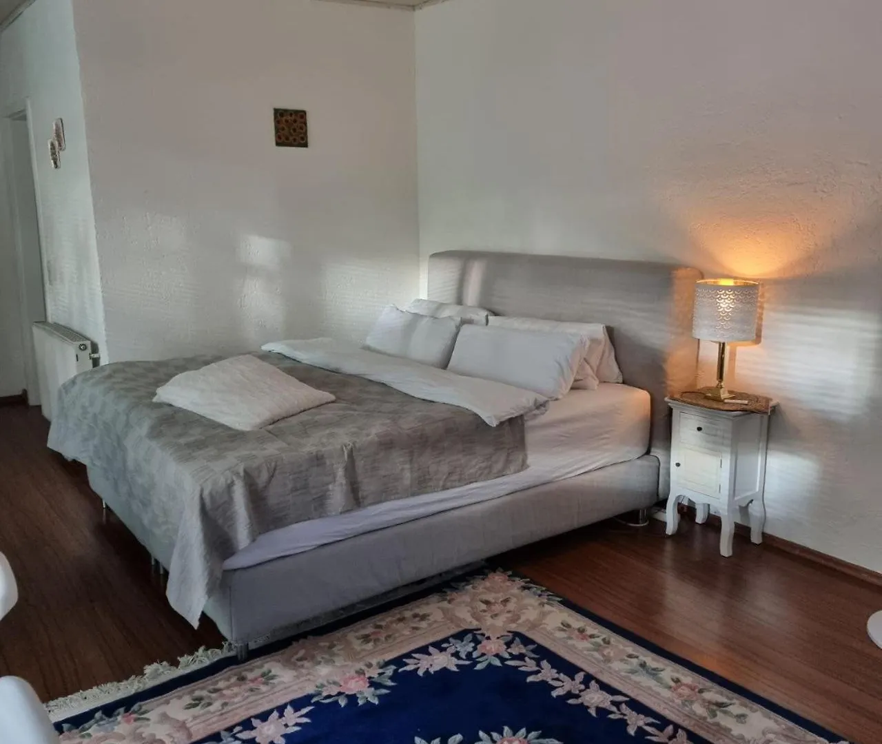 Helles Appartment location